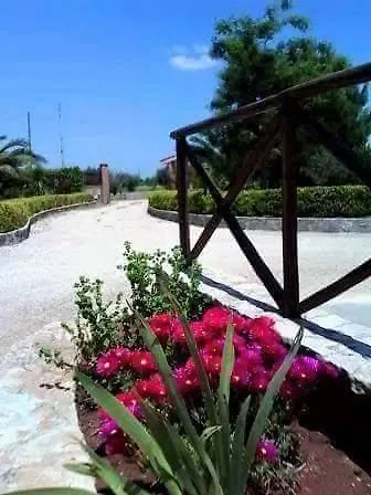 Tavernetta Giotto بيت للعطل Aradeo